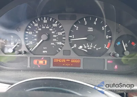 2005 BMW 325It from USA, damaged, VIN WBAEN33405EZ15736